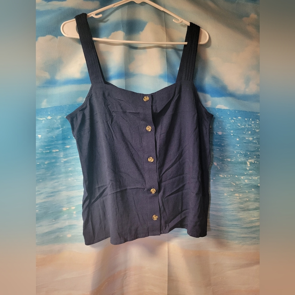 Market & Spruce NWT Size Large Blue Button Up Strap Shirtā